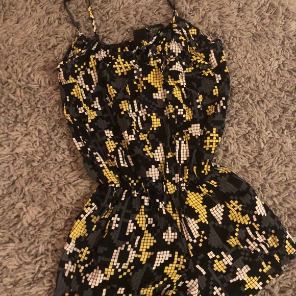 Romper - Picture 1 of 3